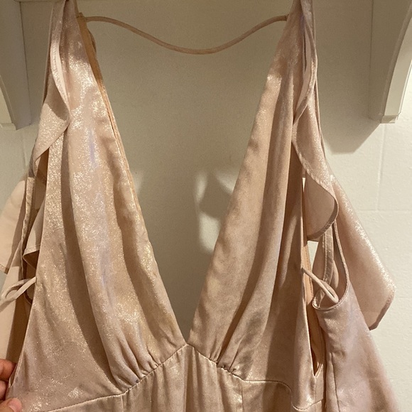 Topshop Cold Shoulder Blush and Metalic maxi dress - Picture 4 of 9